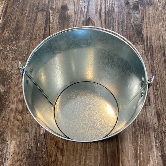 Palm Bay beer ice metal bucket 🪣 BNIP - Picture 2 of 6